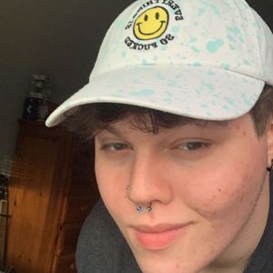 Meet your Posher, Devin